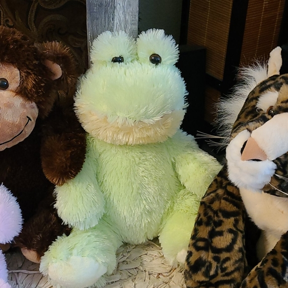 NWOT  SOFT PLUSH GREEN YELLOW FROG STUFFED ANIMAL - Picture 15 of 16